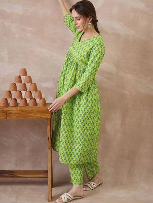 Women Ethnic Motifs Printed Regular Pure Cotton Kurta with Trousers 3