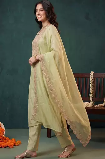 Women Ethnic Motifs Embroidered Regular Thread Work Kurta with Trousers & With Dupatta