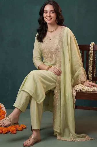 Women Ethnic Motifs Embroidered Regular Thread Work Kurta with Trousers & With Dupatta
