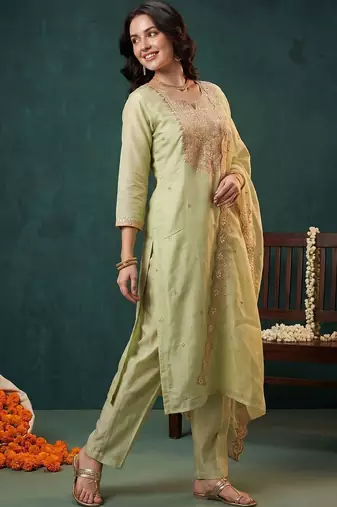 Women Ethnic Motifs Embroidered Regular Thread Work Kurta with Trousers & With Dupatta