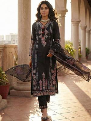 Women Floral Embroidered Regular Thread Work Kurta with Trousers & With Dupatta 2