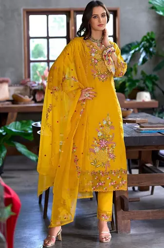 Women Floral Embroidered Regular Thread Work Kurta with Trousers & With Dupatta