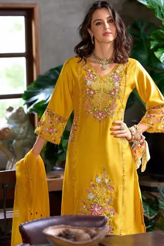 Women Floral Embroidered Regular Thread Work Kurta with Trousers & With Dupatta