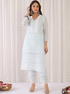 Women Ethnic Motifs Cotton Kurta with Trousers & Dupatta 5