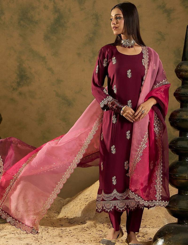 Women Floral Embroidered Regular Sequinned Kurta with Trousers & With Dupatta