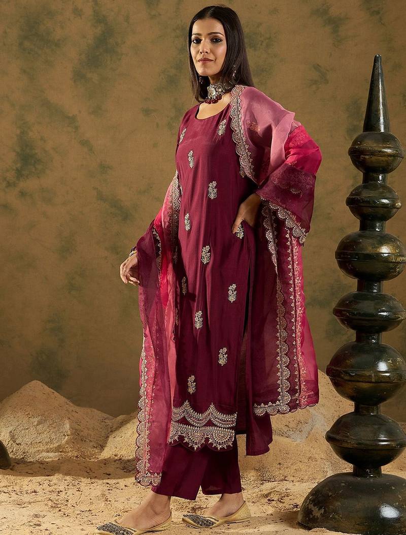 Women Floral Embroidered Regular Sequinned Kurta with Trousers & With Dupatta