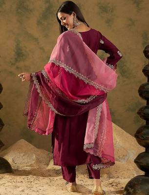 Women Floral Embroidered Regular Sequinned Kurta with Trousers & With Dupatta 6