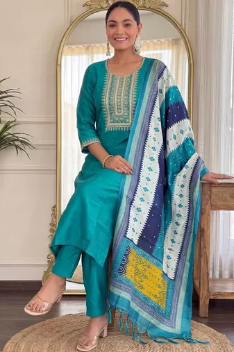 Women Ethnic Motifs Embroidered Regular Thread Work Kurta with Trousers & With Dupatta