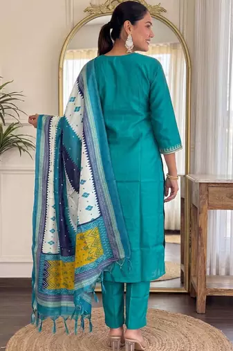 Women Ethnic Motifs Embroidered Regular Thread Work Kurta with Trousers & With Dupatta