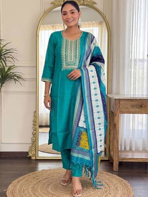 Women Ethnic Motifs Embroidered Regular Thread Work Kurta with Trousers & With Dupatta 6