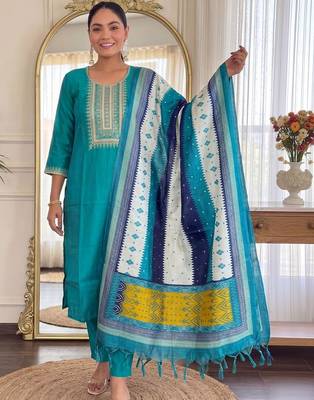 Women Ethnic Motifs Embroidered Regular Thread Work Kurta with Trousers & With Dupatta 7