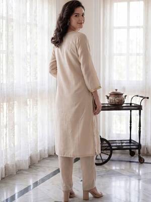 Women Floral Embroidered Regular Thread Work Kurta with Trousers & With Dupatta 4