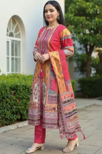Women Ethnic Motifs Printed Kurta with Trousers & Dupatta