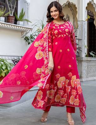 Women Floral Printed Regular Pure Cotton Kurta with Trousers & With Dupatta 5