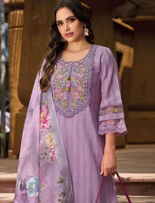 Women Floral Yoke Design Thread Work Linen Kurta with Trousers & With Dupatta 1