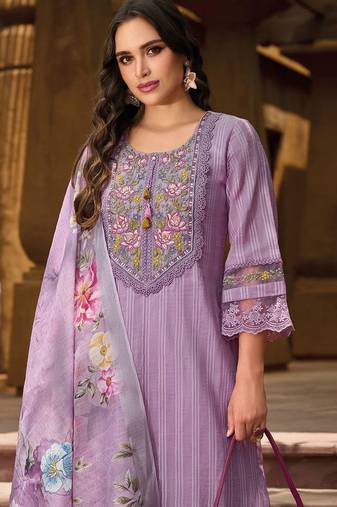 Women Floral Yoke Design Thread Work Linen Kurta with Trousers & With Dupatta