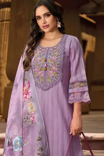 Women Floral Yoke Design Thread Work Linen Kurta with Trousers & With Dupatta