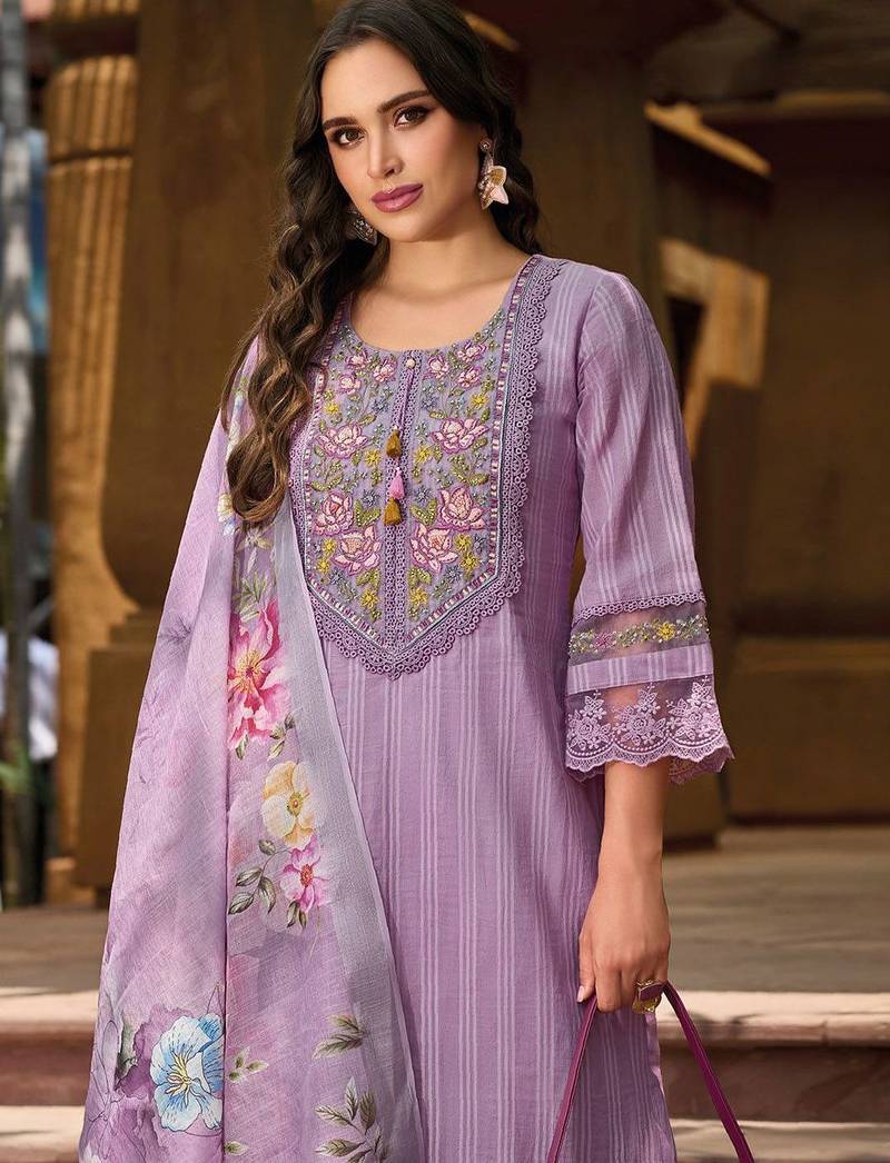 Women Floral Yoke Design Thread Work Linen Kurta with Trousers & With Dupatta
