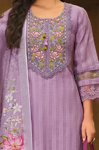Women Floral Yoke Design Thread Work Linen Kurta with Trousers & With Dupatta