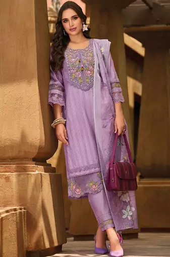 Women Floral Yoke Design Thread Work Linen Kurta with Trousers & With Dupatta
