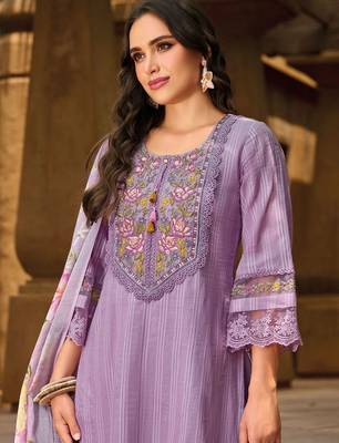 Women Floral Yoke Design Thread Work Linen Kurta with Trousers & With Dupatta 5