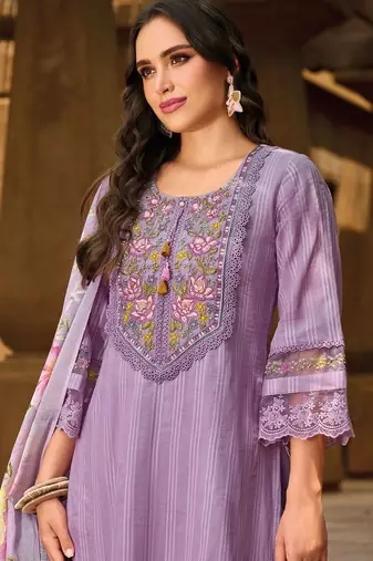 Women Floral Yoke Design Thread Work Linen Kurta with Trousers & With Dupatta
