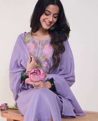 Floral Embroidered Notch Neck Pure Cotton Kurta & Trousers With Dupatta 2