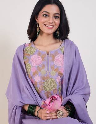 Floral Embroidered Notch Neck Pure Cotton Kurta & Trousers With Dupatta 3