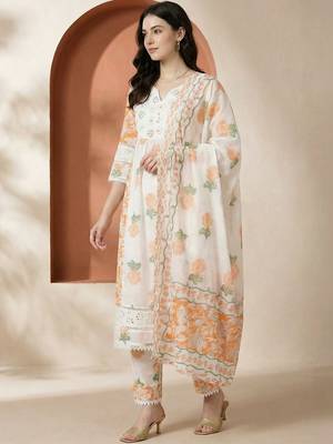 Women Floral Printed Regular Pure Cotton Kurta with Trousers & With Dupatta 3
