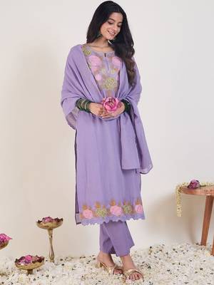Floral Embroidered Thread Work Pure Cotton Straight Kurta With Trousers & Dupatta 3