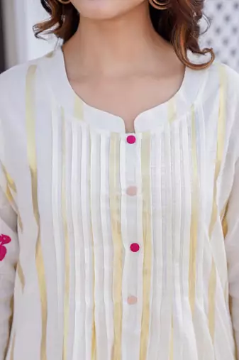Women Floral Printed Regular Pure Cotton Kurta with Trousers