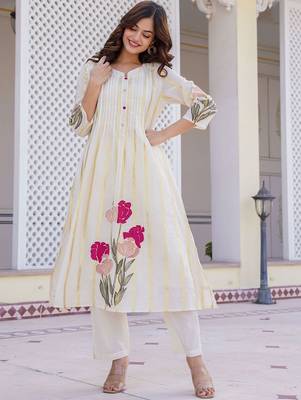 Women Floral Printed Regular Pure Cotton Kurta with Trousers 6