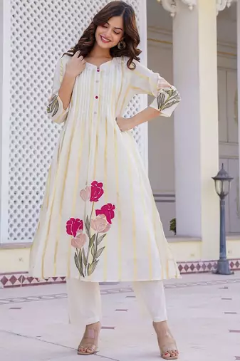 Women Floral Printed Regular Pure Cotton Kurta with Trousers