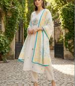 Women Floral Embroidered Regular Thread Work Pure Cotton Kurta with Trousers & With Dupatta