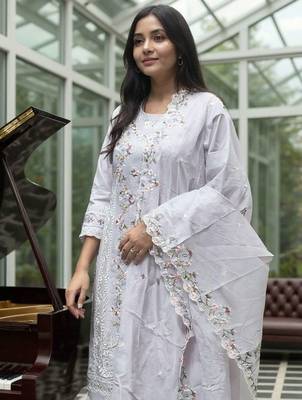 Floral Embroidered Thread Work Pure Cotton Kurta With Trousers & Dupatta 1