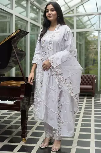 Floral Embroidered Thread Work Pure Cotton Kurta With Trousers & Dupatta