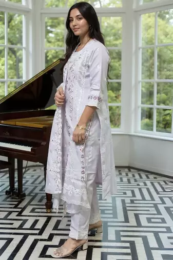 Floral Embroidered Thread Work Pure Cotton Kurta With Trousers & Dupatta