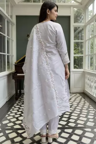 Floral Embroidered Thread Work Pure Cotton Kurta With Trousers & Dupatta