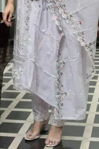 Floral Embroidered Thread Work Pure Cotton Kurta With Trousers & Dupatta