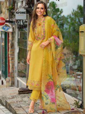 Floral Embroidered Round Neck Thread Work Kurta With Trousers & Dupatta 2
