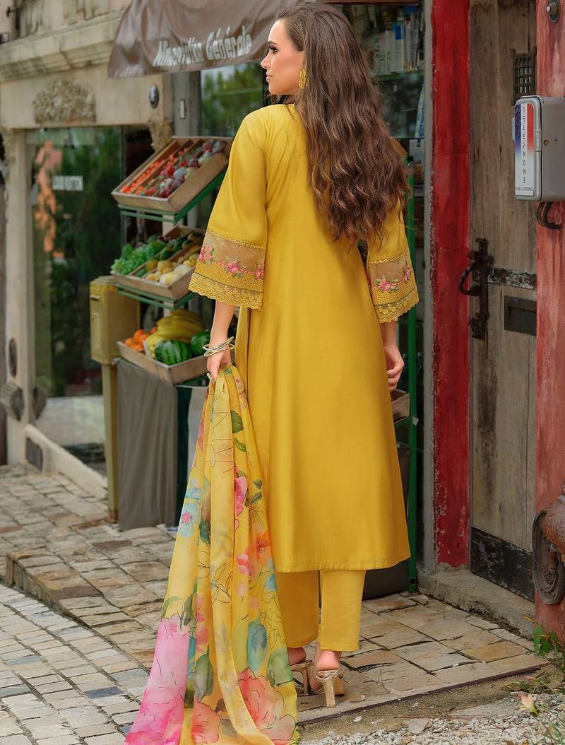 Floral Embroidered Round Neck Thread Work Kurta With Trousers & Dupatta