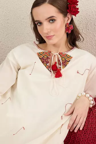 Women Ethnic Motifs Embroidered Regular Thread Work Pure Cotton Kurta with Trousers