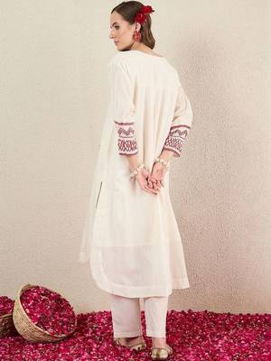 Women Ethnic Motifs Embroidered Regular Thread Work Pure Cotton Kurta with Trousers 4