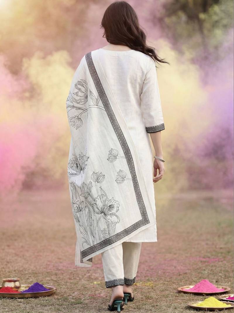 Women Floral Printed Regular Kurta with Trousers & With Dupatta
