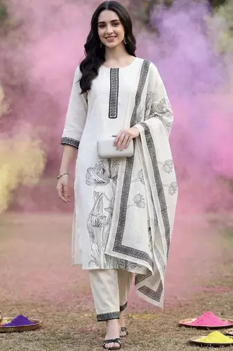 Women Floral Printed Regular Kurta with Trousers & With Dupatta