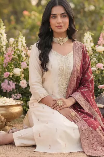 Women Ethnic Motifs Embroidered Regular Kurta with Trousers & With Dupatta