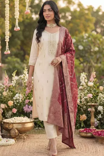 Women Ethnic Motifs Embroidered Regular Kurta with Trousers & With Dupatta