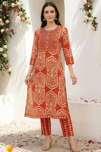 Women Printed Regular Mirror Work  Cotton Kurta with Trousers