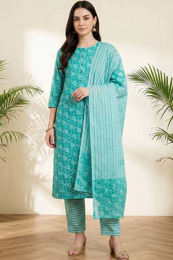Women Floral Printed Regular  Cotton Kurta with Trousers & With Dupatta