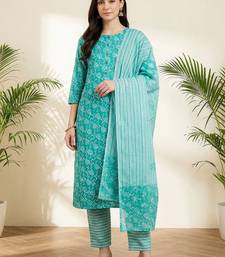 Women Floral Printed Regular Pure Cotton Kurta with Trousers & With Dupatta